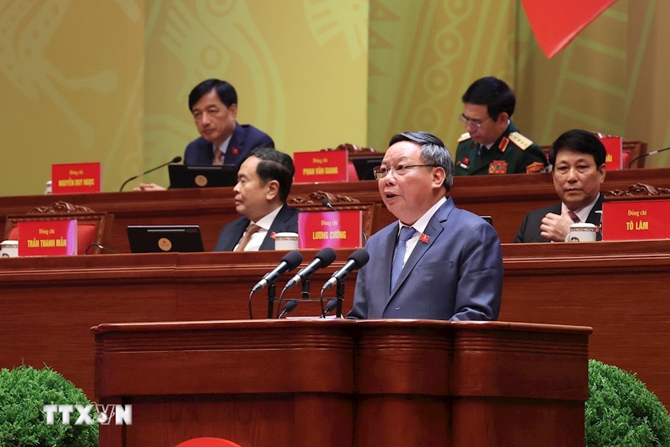 Đồng chí Nguyễn Anh Tuấn, Ủy viên Trung ương Đảng, Phó Trưởng Ban Chính sách, chiến lược Trung ương, tham luận về vấn đề “Các giải pháp chiến lược nhằm tăng trưởng kinh tế 2 con số trong giai đoạn mới 2026-2030.” (Ảnh: TTXVN)