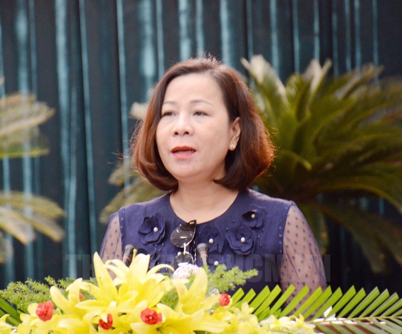 PGS-TS Trần Thị Mai, Đại học Khoa học Xã hội và Nhân văn, Đại học Quốc gia TPHCM trình bày tham luận về Vai trò của các đoàn thể quần chúng Sài Gòn - Chợ Lớn - Gia Định trong khởi nghĩa Nam Kỳ.