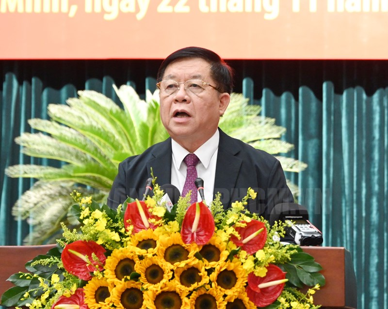 Trưởng Ban Tuyên giáo Trung ương Nguyễn Trọng Nghĩa phát biểu tổng kết Hội thảo.