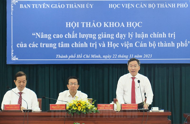 Giám đốc Học viện Cán bộ TP Nguyễn Tấn Phát kết luận hội thảo