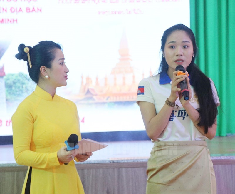 Sinh viên Campuchia bày tỏ tình cảm luôn xem TPHCM như quê hương thứ 2 của mình. 