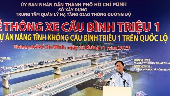 Giám đốc Sở Xây dựng TPHCM Trần Quang Lâm phát biểu tại lễ thông xe. (Ảnh SGGP)