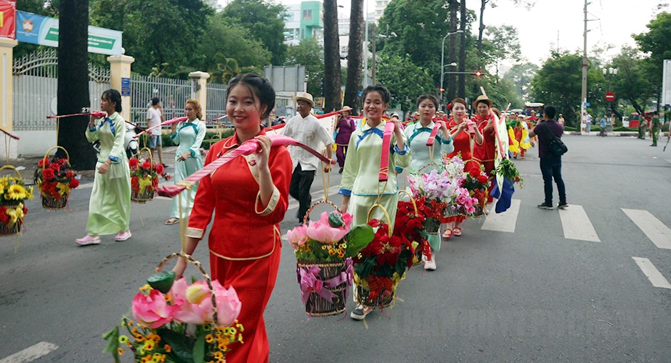 Nghi thức diễu hành trong Lễ hội Tết Nguyên Tiêu của người Hoa tại Quận 5