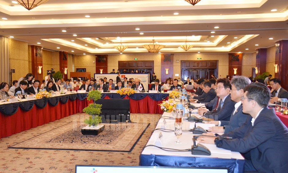 Các đại biểu tham dự buổi gặp gỡ