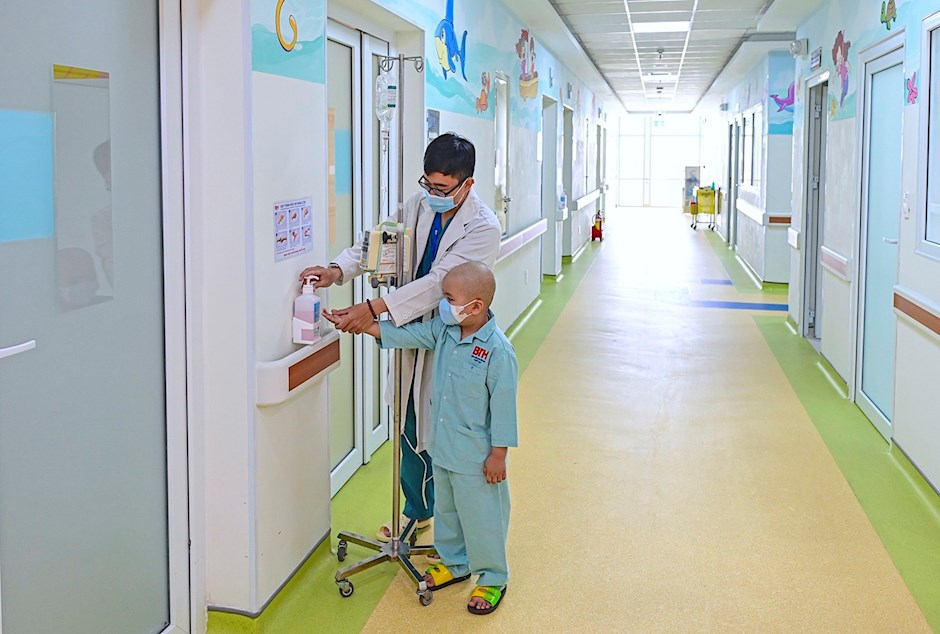 Bệnh nhi được điều trị, chăm sóc trong không gian hiện đại tại Bệnh viện Truyền máu Huyết học TPHCM