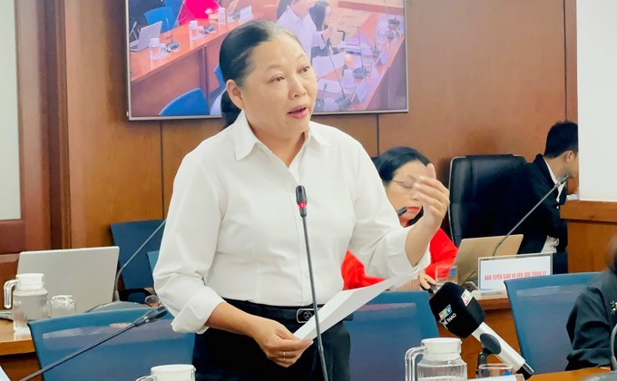 Bà Phạm Đắc Mỵ Trân, quyền Trưởng Phòng Truyền thông xã hội và nội dung số, Sở VH-TT TPHCM, phát biểu (Ảnh SGGP)
