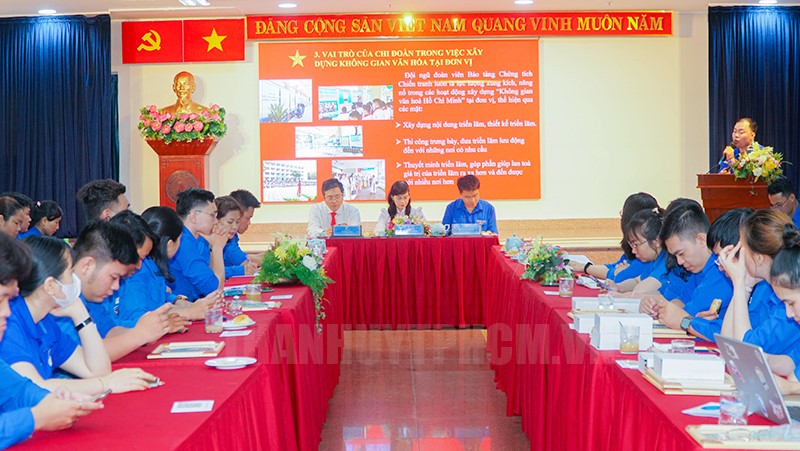 Các đại biểu tham dự tọa đàm Không gian văn hoá Hồ Chí Minh với chủ đề “Việc gì có lợi cho dân ta phải hết sức làm. Việc gì có hại cho dân ta phải hết sức tránh”