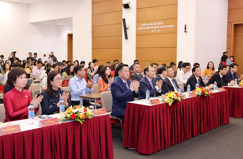 Các đại biểu dự lễ khai trương Trung tâm báo chí. Ảnh: SGGP