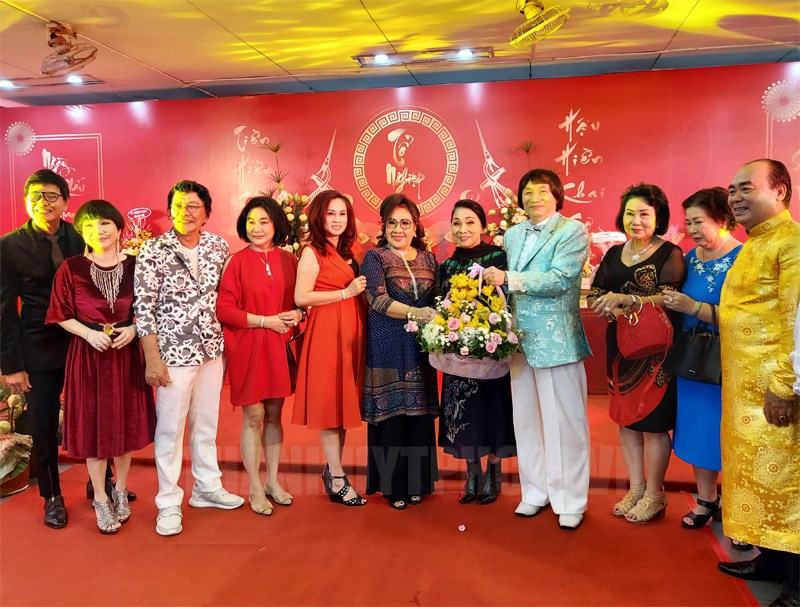 Đông đảo nghệ sĩ nổi tiếng của TPHCM tham dự chương trình Ngày Sân khấu Việt Nam 2020.