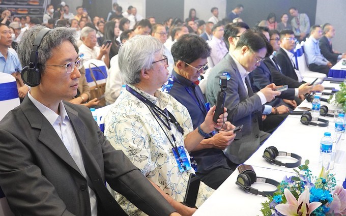 Đại diện đến từ các nước như Hàn Quốc, Nhật Bản... tham dự lễ khai mạc. (Ảnh: SGGP)