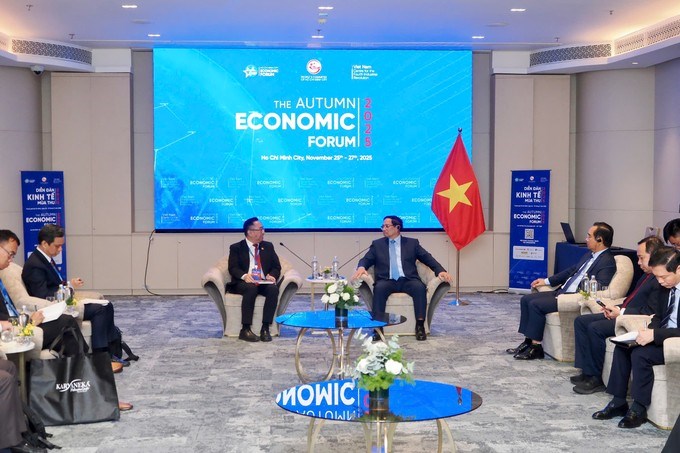 Thủ tướng Phạm Minh Chính tiếp Bộ trưởng Bộ Khoa học, Công nghệ và Đổi mới Malaysia Chang Lih Kang. (Ảnh: SGGP)