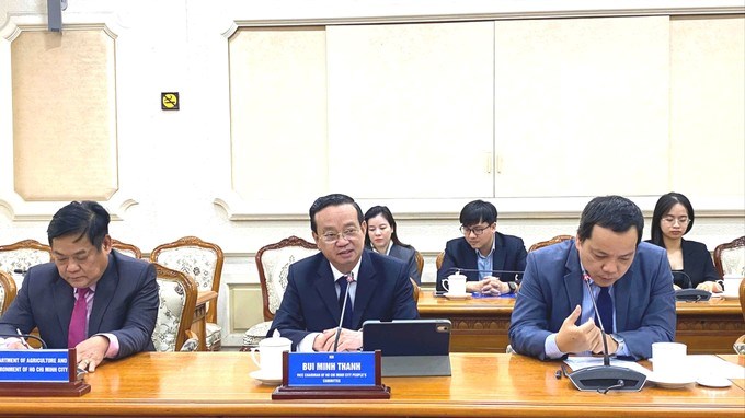 Ph&oacute; Chủ tịch UBND TPHCM B&ugrave;i Minh Thạnh ph&aacute;t biểu tại buổi l&agrave;m việc. (Ảnh: SGGP)