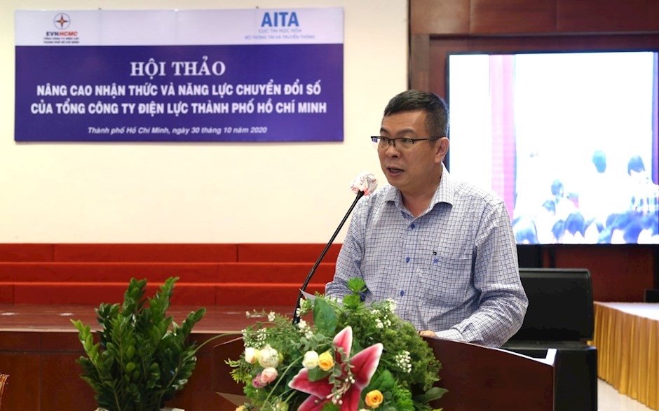 Ông Nguyễn Văn Thanh, Tổng giám đốc EVNHCMC phát biểu tại Hội thảo Nâng cao nhận thức và năng lực Chuyển đổi số của TCT Điện lực TPHCM