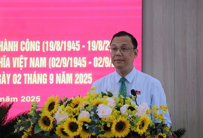 Bí thư Đảng ủy phường Chợ Quán Cao Sơn Yên phát biểu tại buổi lễ