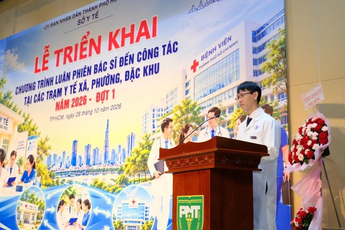 ThS-BS Lê Văn Dương, Bệnh viện Nhân dân Gia Định chia sẻ cảm xúc khi luân phiên về trạm y tế
