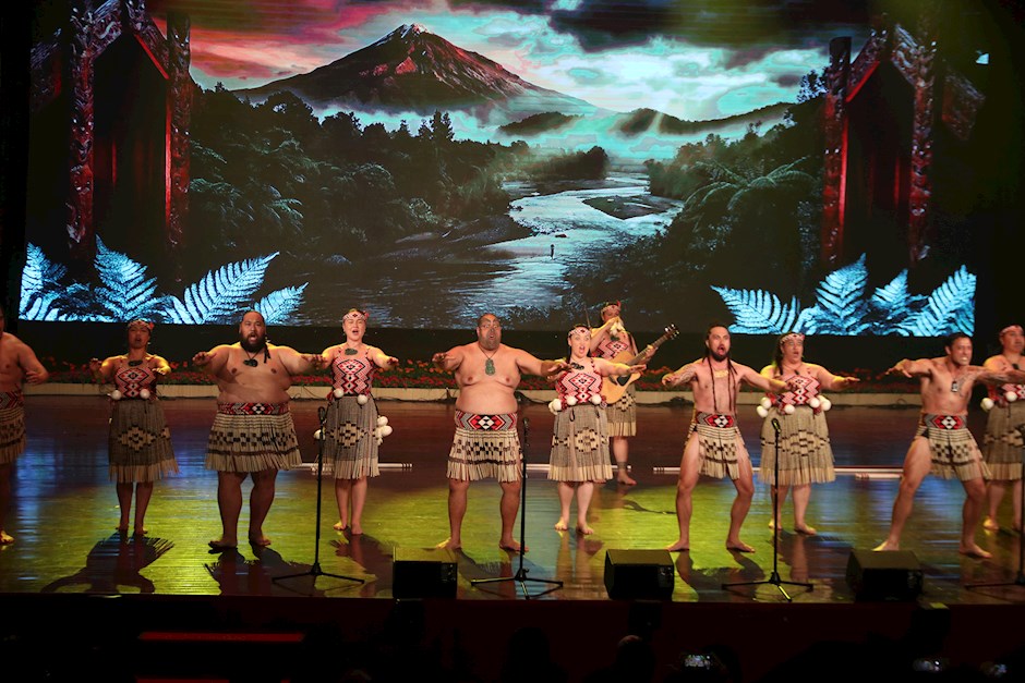 Một tiết mục nghệ thuật tại lễ kỷ niệm. Ảnh: SGGP