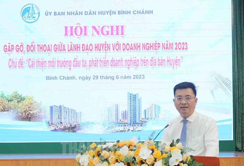 Chủ tịch UBND huyện Võ Đức Thanh phát biểu tại Hội nghị.