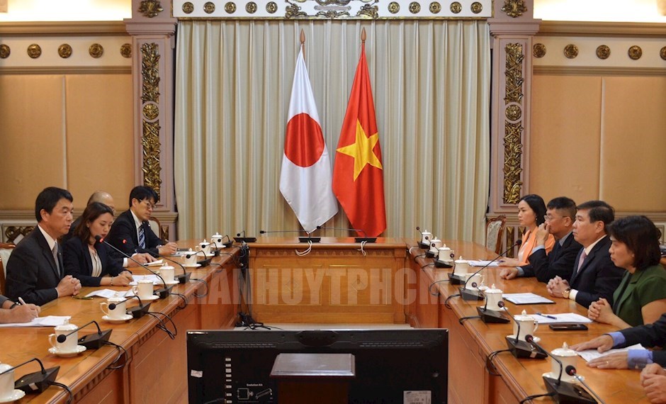 Chủ tịch UBND TP Nguyễn Thành Phong tiếp ông Yoshihiro Murai, Thống đốc tỉnh Miyagi, Nhật Bản đến chào xã giao