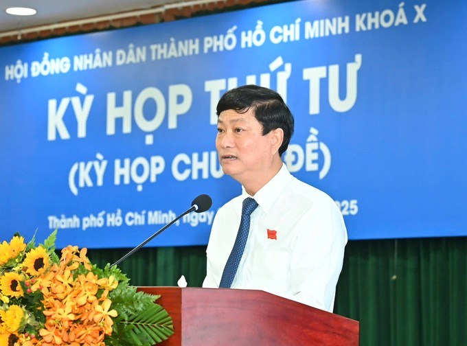 Chủ tịch HĐND TPHCM Võ Văn Minh phát biểu bế mạc. (Ảnh: SGGP)