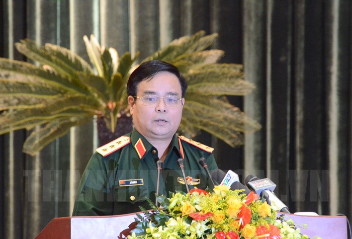 Thượng tướng Lê Chiêm, Ủy viên Trung ương Đảng, Thứ trưởng Bộ Quốc phòng phát biểu khai mạc hội thảo. (Ảnh: Long Hồ)