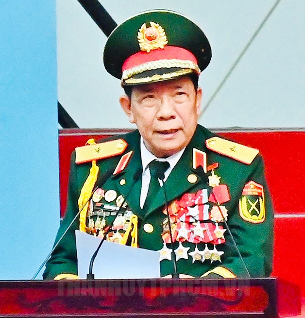Thiếu tướng Trần Ngọc Thổ phát biểu tại buổi lễ.