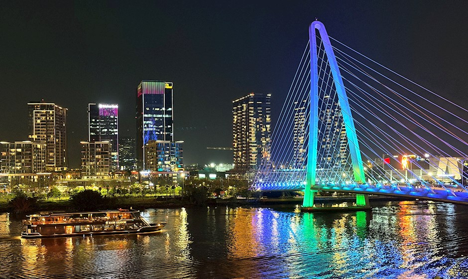 TPHCM c&agrave;ng ph&aacute;t triển sẽ c&agrave;ng mở rộng dư địa cho nhiều địa phương kh&aacute;c c&ugrave;ng ph&aacute;t triển. Ảnh: HO&Agrave;NG H&Ugrave;NG