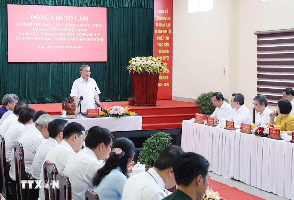 Tổng Bí thư Tô Lâm phát biểu tại buổi làm việc với Ban Thường vụ Đảng ủy xã Tân Vĩnh Lộc, Thành phố Hồ Chí Minh. (Ảnh: TTXVN)