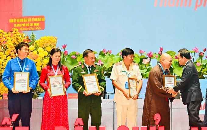 https://images.hcmcpv.org.vn//Uploads/Image/301120259D44D723/khen2.jpg