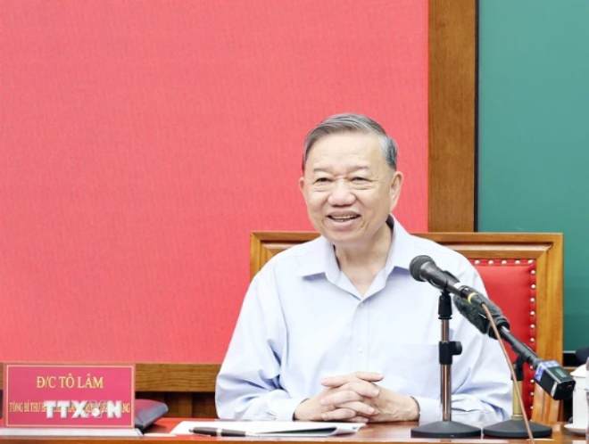 Tổng Bí thư Tô Lâm trao đổi với các học viên cán bộ quy hoạch Ủy viên Trung ương Đảng khóa 14 về kỷ nguyên mới, kỷ nguyên vươn mình của dân tộc. (Ảnh: TTXVN)