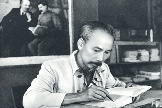 Chủ tịch Hồ Chí Minh - Lãnh tụ vĩ đại trọn đời hy sinh cho đất ...