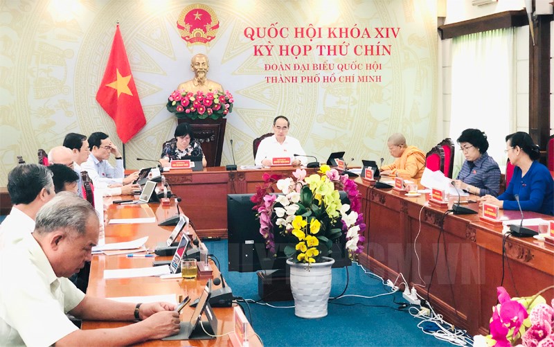 Làm rõ vai trò của Đoàn Đại biểu Quốc hội trong hệ thống chính trị ở