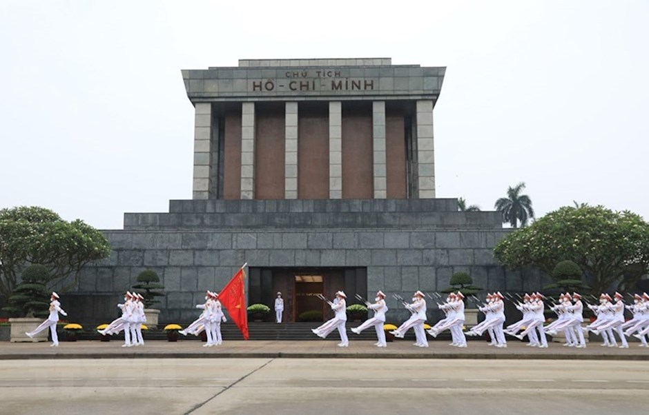 Lăng Chủ tịch Hồ Chí Minh là nơi hội tụ tình cảm và niềm tin của người dân Việt Nam trong mọi đời. Xem hình ảnh về địa điểm này để thấy sự trang nghiêm và lịch sử đẹp của quốc gia. Chắc chắn bạn sẽ có được một trải nghiệm đáng nhớ và cảm thấy tự hào về quá khứ vĩ đại của Việt Nam.