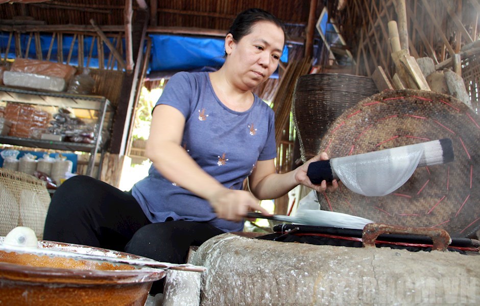 QUY TRÌNH LÀM BÁNH TRÁNG PHƠI SƯƠNG TẠI LÀNG TRẢNG BÀNG