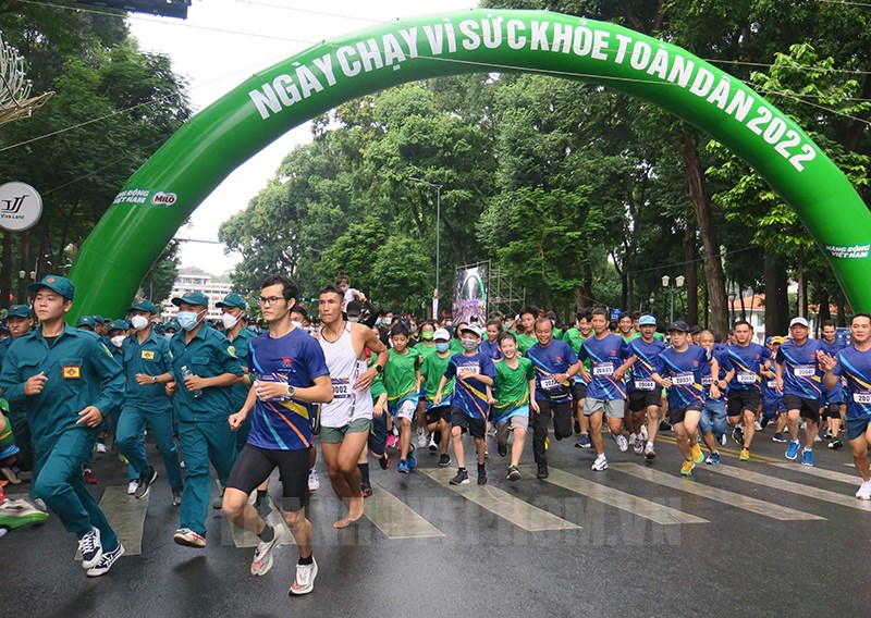 Hơn 30.000 người dân TPHCM tham gia ngày chạy Olympic vì sức khỏe toàn ...