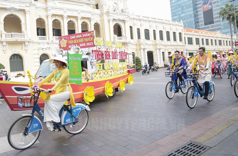 Diễu Hành Xe đạp Tuyên Truyền Chợ Hoa Xuân “trên Bến Dưới Thuyền” Quận 8 Tết Quý Mão Năm 2023