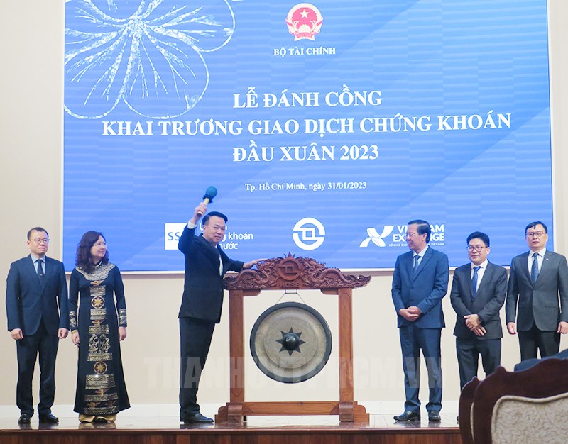 31-01-2023-tphcm-khai-truong-giao-dich-chung-khoan-dau-xuan-2023-3E68A8F7-details