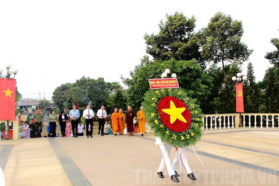 Nhà bia tưởng niệm liệt sỹ