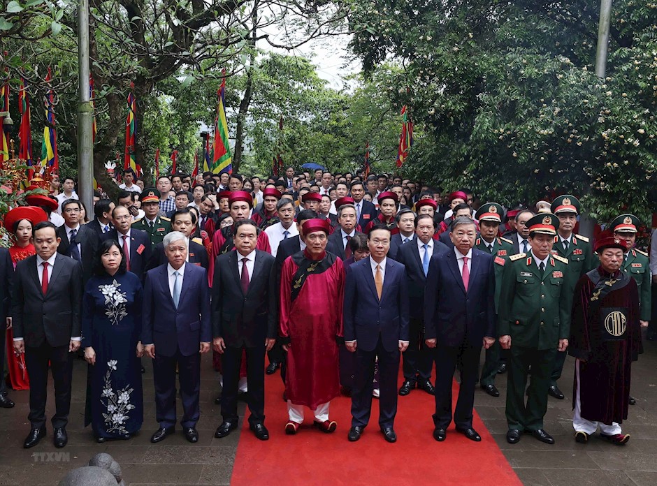 Chủ Tịch Nước Võ Văn Thưởng Dâng Hương Giỗ Tổ Hùng Vương Năm 2023