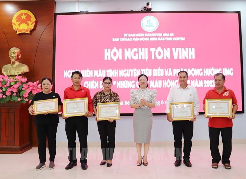 Huyện Nhà Bè: Tôn vinh người hiến máu tình nguyện tiêu biểu