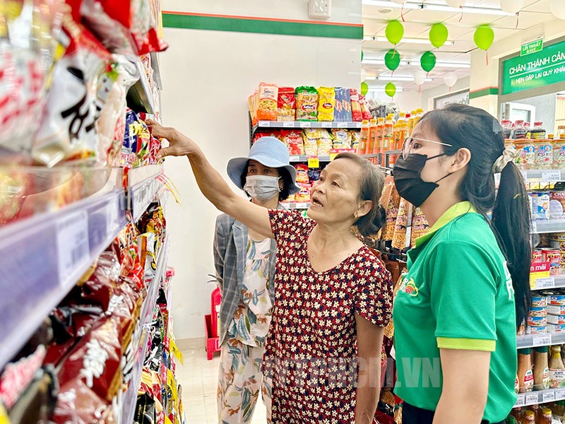 Khai Trương Cửa Hàng Gặp Mưa: Bí Quyết Biến Thử Thách Thành Cơ Hội