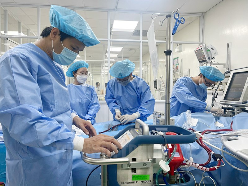 Nữ sinh viên béo phì thoát chết nhờ kỹ thuật ECMO hiện đại