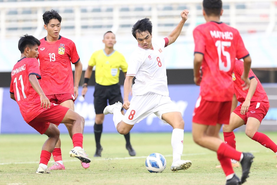 U19 Việt Nam - U19 Lào 4-1: Chiến thắng muộn màng của các cầu thủ Việt Nam