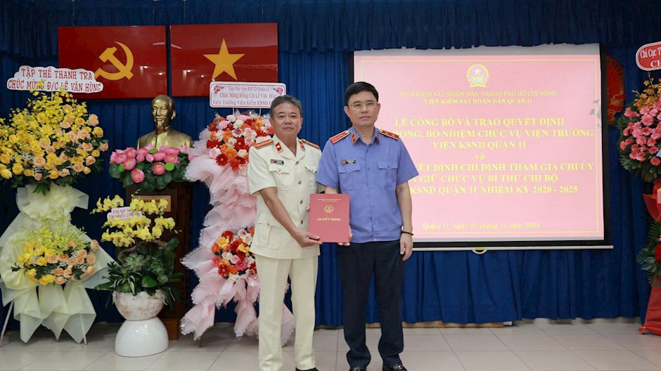 Đồng chí Lê Văn Hùng giữ chức Viện trưởng Viện Kiểm sát Nhân dân