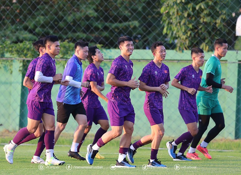 Chu Đình Nghiêm - Huyền thoại huấn luyện viên bóng đá Việt Nam Hành trình chinh phục đỉnh cao và tầm ảnh hưởng không thể phủ nhận