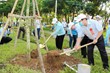 Các đồng chí Lãnh đạo Thành phố Hồ Chí Minh tham gia trồng cây tại Quảng trường Khánh Hội (Quận 4) trong Lễ phát động Tết trồng cây đời đời nhớ ơn Bác Hồ, tổng vệ sinh môi trường và phát triển mảng xanh năm 2020 nhân Kỷ niệm 130 năm Ngày sinh Chủ tịch Hồ Chí Minh (19/5/1890 – 19/5/2020), ngày 17 tháng 5 năm 2020.