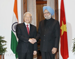 Thủ tướng Cộng hoà Ấn Độ Manmohan Singh và Tổng Bí thư Nguyễn Phú Trọng trước cuộc hội đàm tối 20/11/2013 tại Dinh Thủ tướng ở Thủ đô New Delhi. (Ảnh: TTXVN)