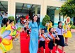 Cô và trò lớp 1, Trường Tiểu học Bùi Văn Mới, TP Thủ Đức trong lễ khai giảng năm học mới