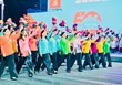 Khối Phụ nữ tiến bước qua lễ đài