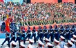 Các đại biểu xem lễ diễu binh 