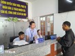 Người dân thực hiện các thủ tục hành chính tại Trung tâm phục vụ hành chính công xã Bù Gia Mập, tại thôn Bù Lư (tỉnh Đồng Nai). (Ảnh: TTXVN)